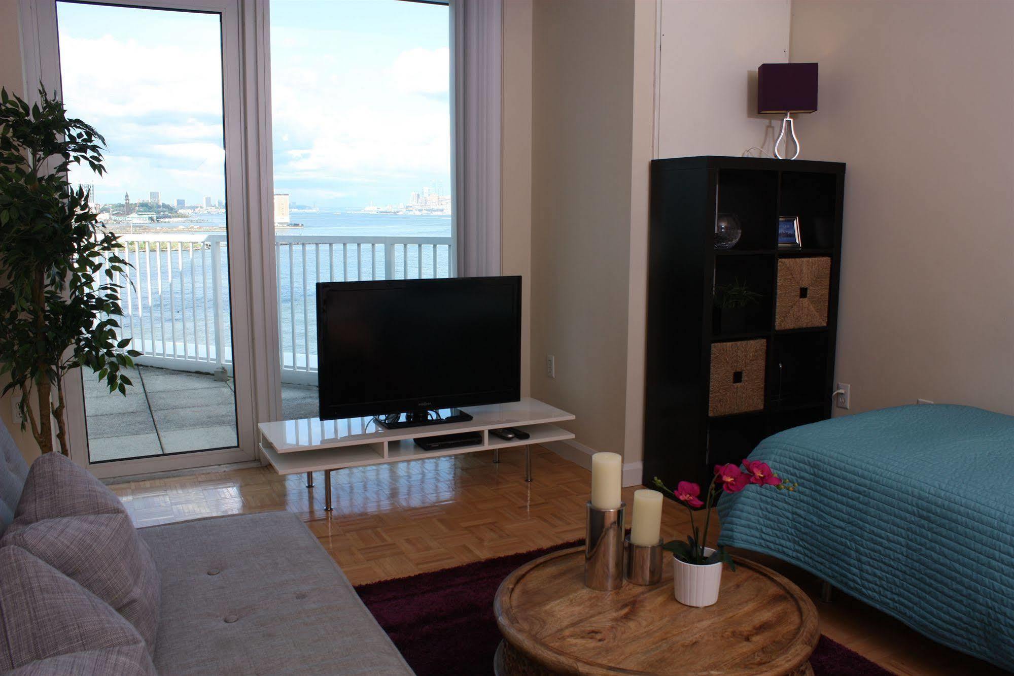Dharma Home Suites Jc At Exchange Place Джерси-Сити Экстерьер фото