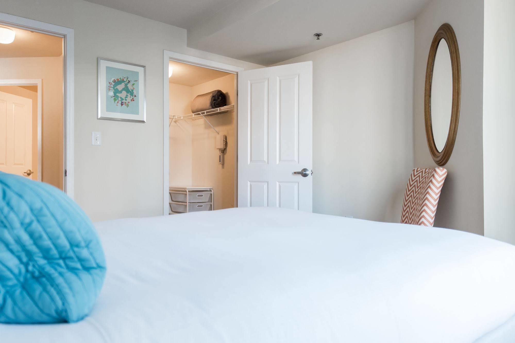 Dharma Home Suites Jc At Exchange Place Джерси-Сити Экстерьер фото