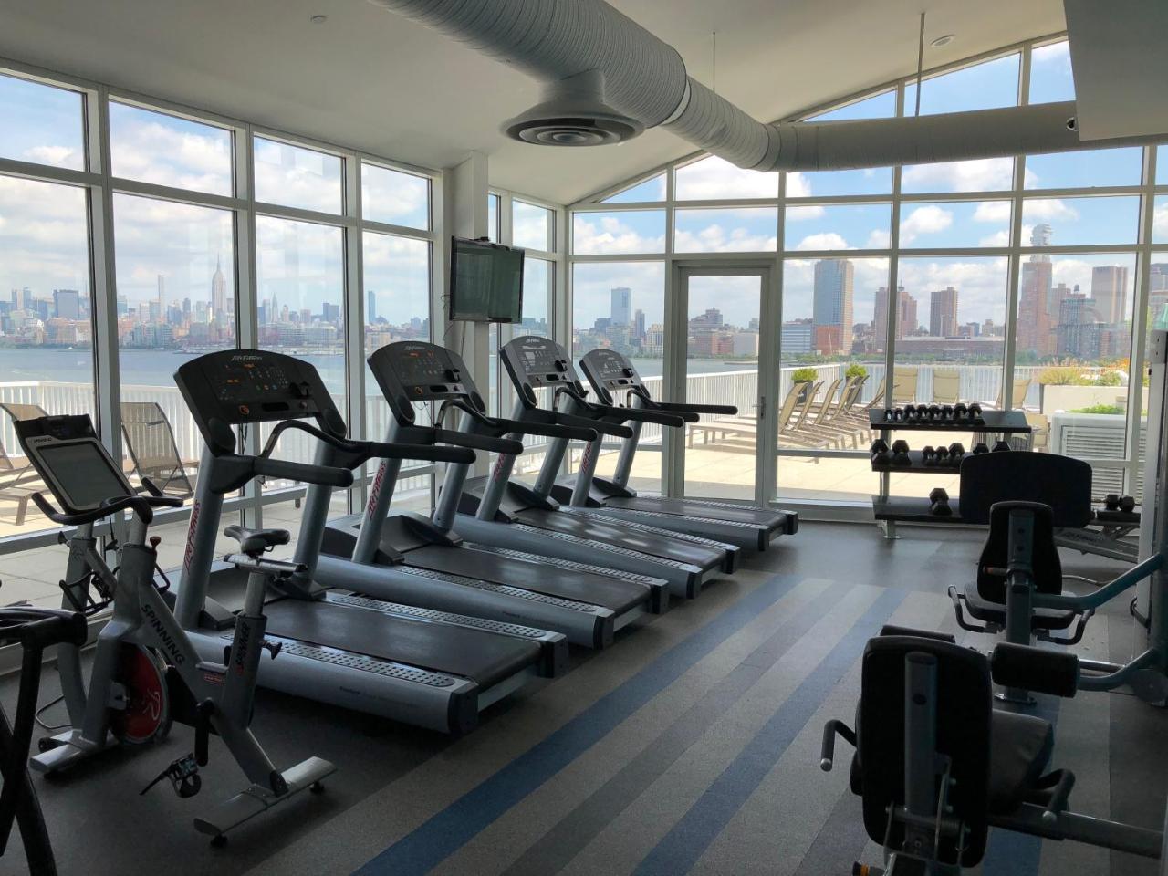 Dharma Home Suites Jc At Exchange Place Джерси-Сити Экстерьер фото