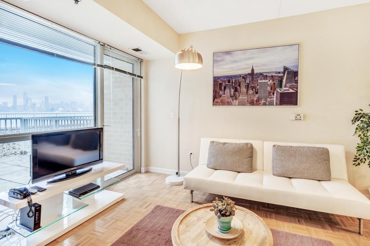 Dharma Home Suites Jc At Exchange Place Джерси-Сити Экстерьер фото