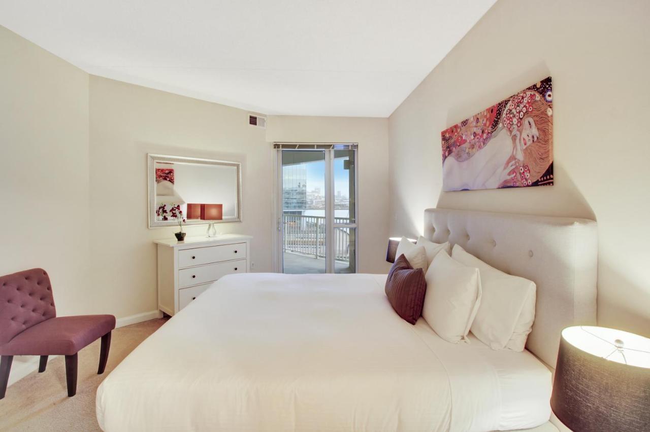 Dharma Home Suites Jc At Exchange Place Джерси-Сити Экстерьер фото
