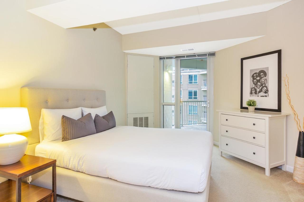 Dharma Home Suites Jc At Exchange Place Джерси-Сити Экстерьер фото