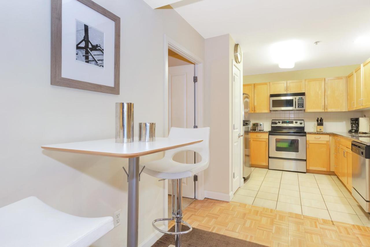 Dharma Home Suites Jc At Exchange Place Джерси-Сити Экстерьер фото
