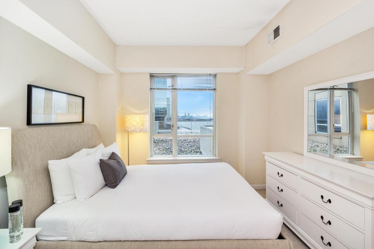 Dharma Home Suites Jc At Exchange Place Джерси-Сити Экстерьер фото