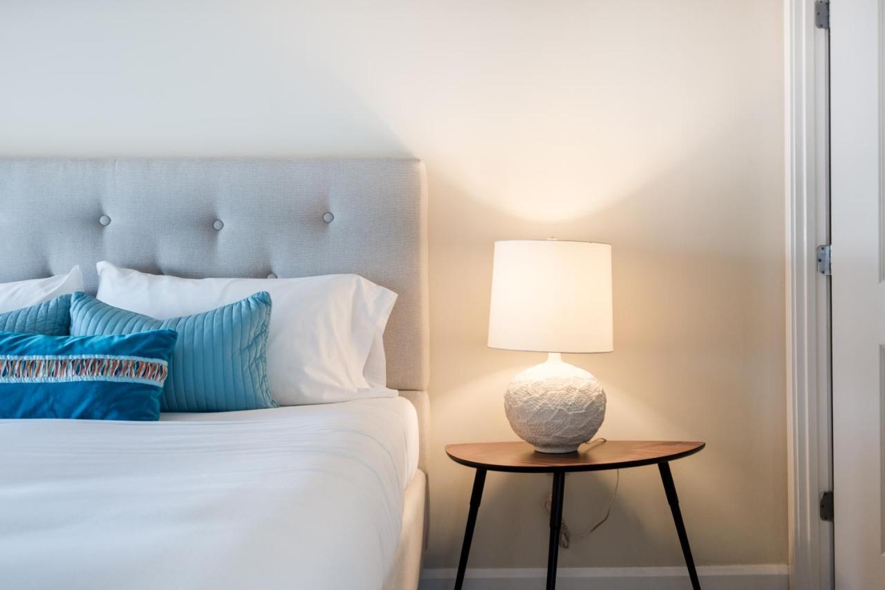 Dharma Home Suites Jc At Exchange Place Джерси-Сити Экстерьер фото